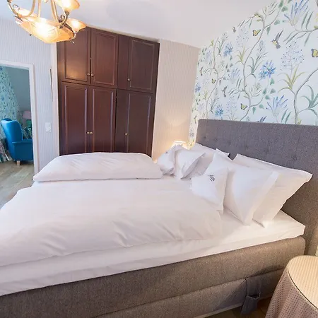 Hirschgasse Hotel 4*