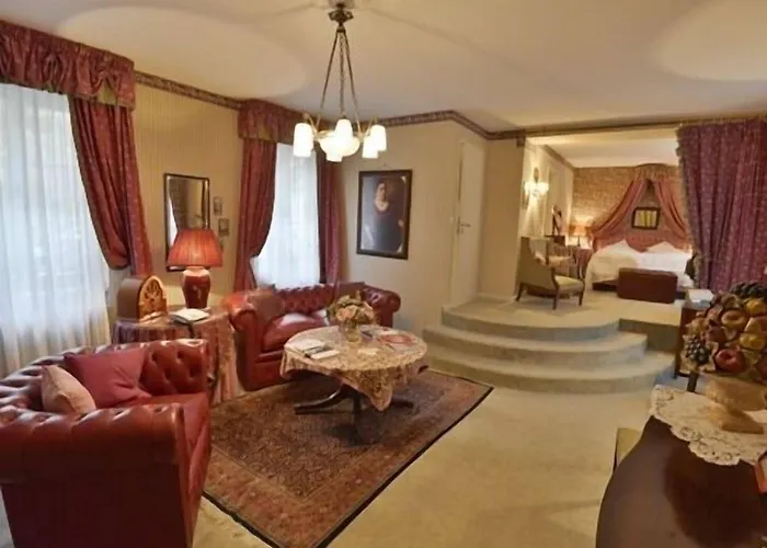 Hirschgasse מלון 4*